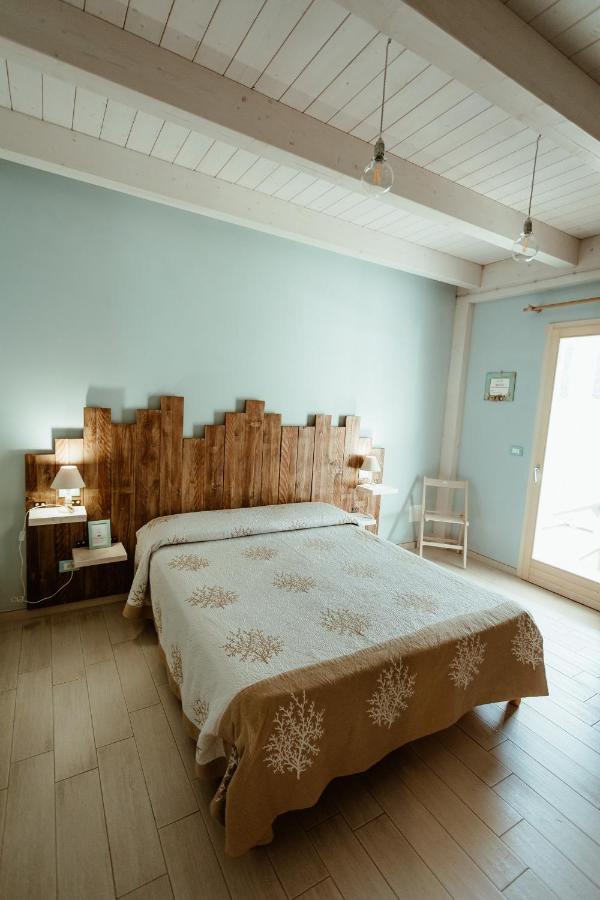 B&B Il Mare In Una Stanza Ortona Exteriör bild