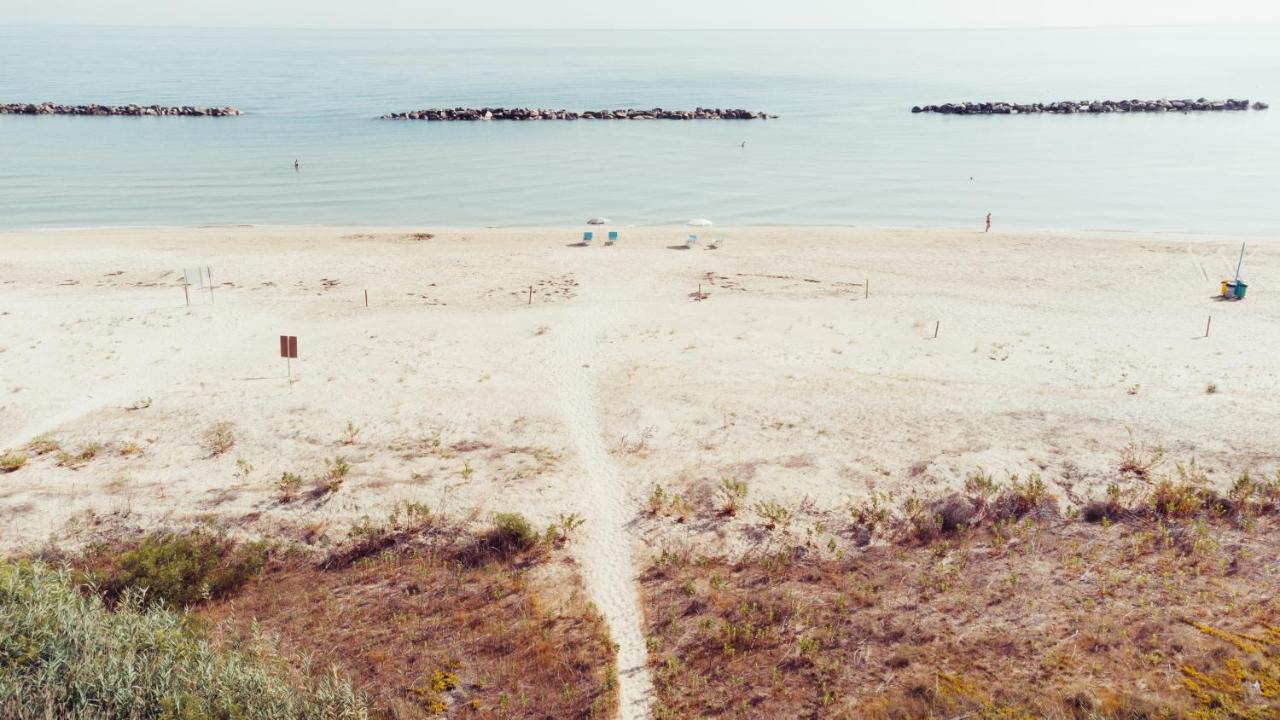 B&B Il Mare In Una Stanza Ortona Exteriör bild